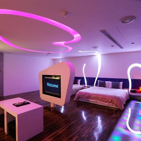Ya Nold Fashion House Hotel Jiaoxi Esterno foto